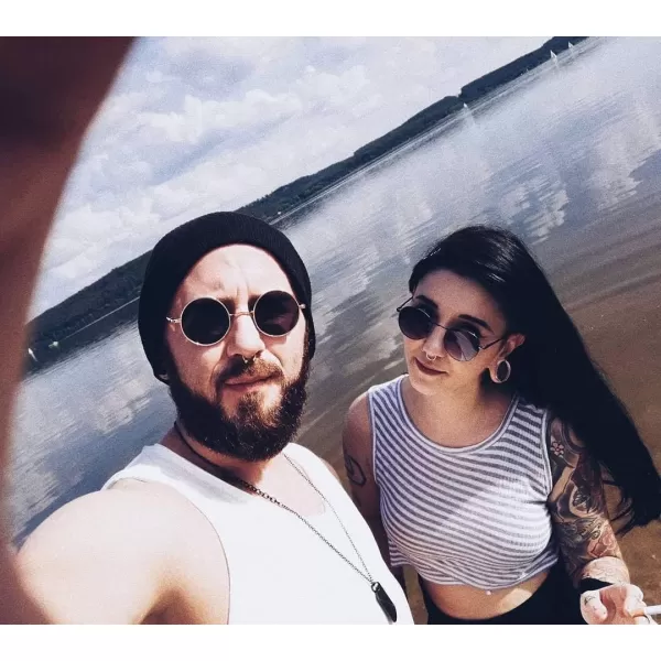 KALIYADI Round Polarized Sunglasses for Men Women Retro Metal Hippie Circle Style Sun Glasses UV ProtectionA05golden Frame Pink Lens