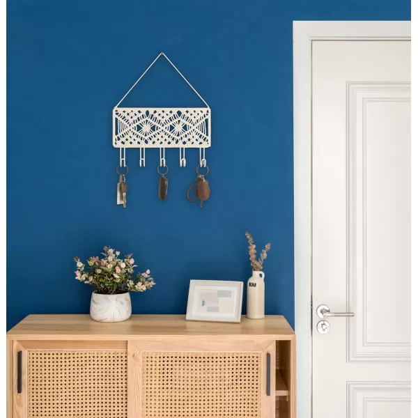 Mkono Key Holder for Wall Decorative Small Macrame Key Holder Boho Home Decor 5 Hooks Display Key Hanger for Entryway Hallway Bedroom Living Room