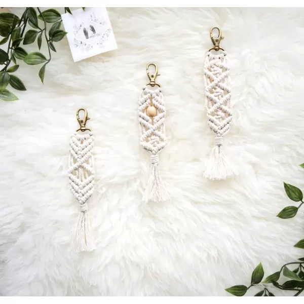 Mkono Mini Macrame Keychains Boho Macrame Bag Charms with Tassels Cute Handcrafted Accessories for Car Key Purse Phone Wallet Unique Gift Party Supplies Natural White 3 Pack