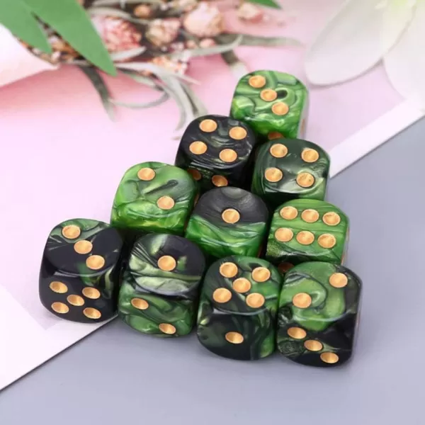 Toyvian 6 Sided Dice Set 25pcs 16mm Standard Rounded Translucent Dice Green Black