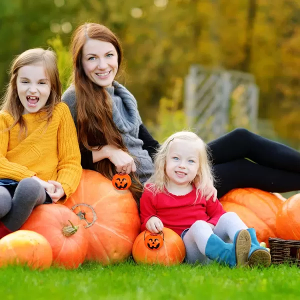 Toyvian 6pcs Halloween Pumpkin Bucket Mini Round Pumpkin Bucket Portable Children Trick or Treat Candy Holder Halloween Plastic Pumpkin Portable Pumpkin Bucket Small Halloween Pumpkin Candy Box