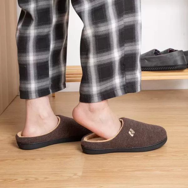 imageRockDove Mens Sherpa Lined Memory Foam Clog SlipperCoffee