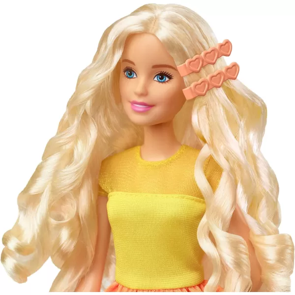 Barbie Ultimate Curls Doll and PlaysetBlonde hair