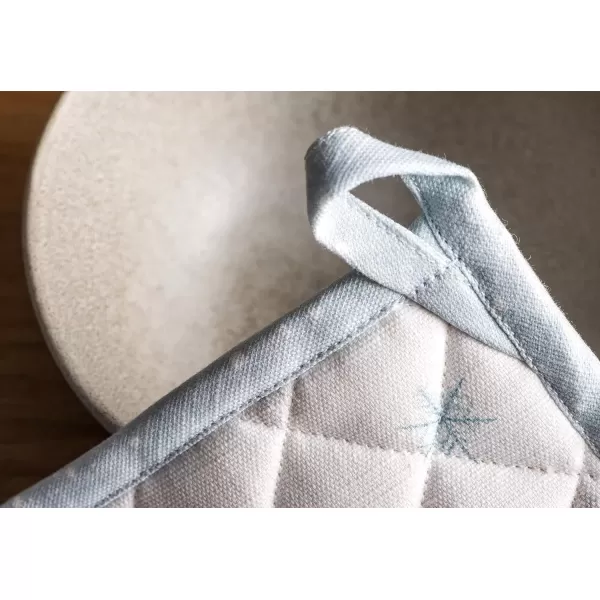 imageMaison d Hermine Pot Holder 100 Cotton Potholder Set of 2 Heat Resistant 8quotx8quot with Loop Hot Pads Kitchen Baking Barbeque ampamp Microwave Kalahari  ThanksgivingChristmas15  Ice Florals