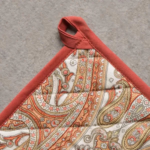 imageMaison d Hermine Pot Holder 100 Cotton Potholder Set of 2 Heat Resistant 8quotx8quot with Loop Hot Pads Kitchen Baking Barbeque ampamp Microwave Kalahari  ThanksgivingChristmas4  Kashmir Paisley