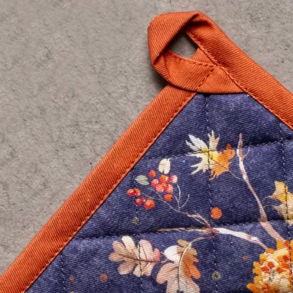 imageMaison d Hermine Pot Holder 100 Cotton Potholder Set of 2 Heat Resistant 8quotx8quot with Loop Hot Pads Kitchen Baking Barbeque ampamp Microwave Kalahari  ThanksgivingChristmas2  Kelim  Infinity