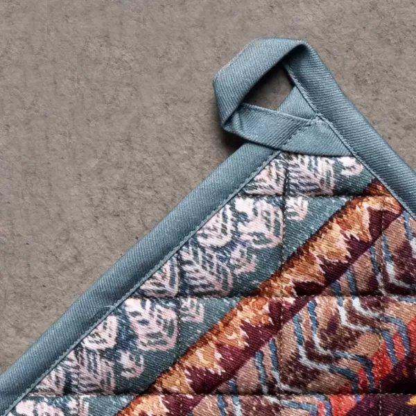 imageMaison d Hermine Pot Holder 100 Cotton Potholder Set of 2 Heat Resistant 8quotx8quot with Loop Hot Pads Kitchen Baking Barbeque ampamp Microwave Kalahari  ThanksgivingChristmas3  Fair Isle