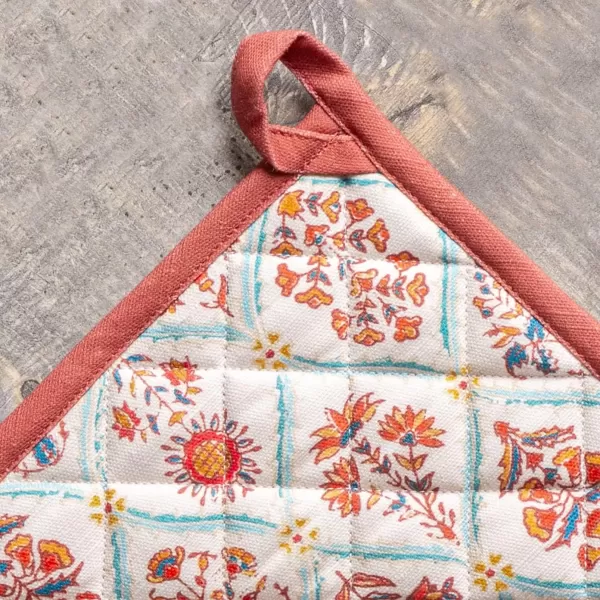 imageMaison d Hermine Pot Holder 100 Cotton Potholder Set of 2 Heat Resistant 8quotx8quot with Loop Hot Pads Kitchen Baking Barbeque ampamp Microwave Kalahari  ThanksgivingChristmas13  Romane