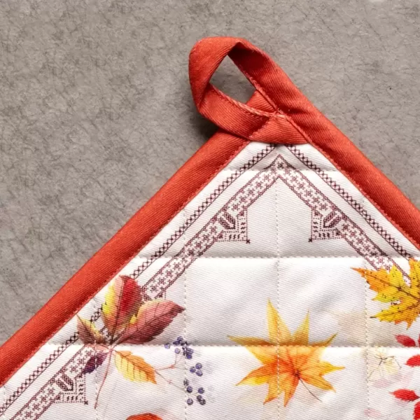 imageMaison d Hermine Pot Holder 100 Cotton Potholder Set of 2 Heat Resistant 8quotx8quot with Loop Hot Pads Kitchen Baking Barbeque ampamp Microwave Kalahari  ThanksgivingChristmas5  Amarante