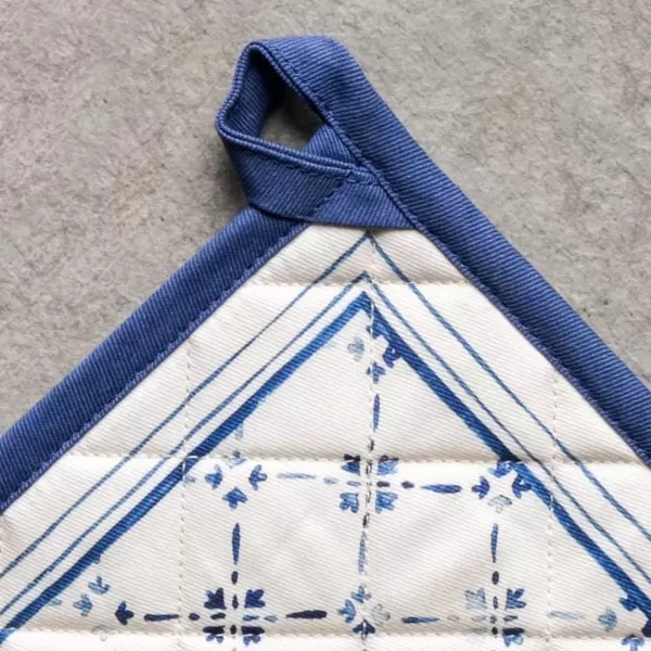 imageMaison d Hermine Potholders 100 Cotton 8quotx8quot Hotpads Heat Resistant with Loop Pot Holder Baking Grilling Home Handling Hot Pans Botanical Fresh  SpringSummer8  Faience