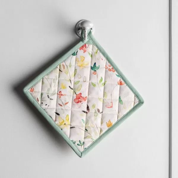 imageMaison d Hermine Potholders 100 Cotton 8quotx8quot Hotpads Heat Resistant with Loop Pot Holder Baking Grilling Home Handling Hot Pans Botanical Fresh  SpringSummer10  Colmar