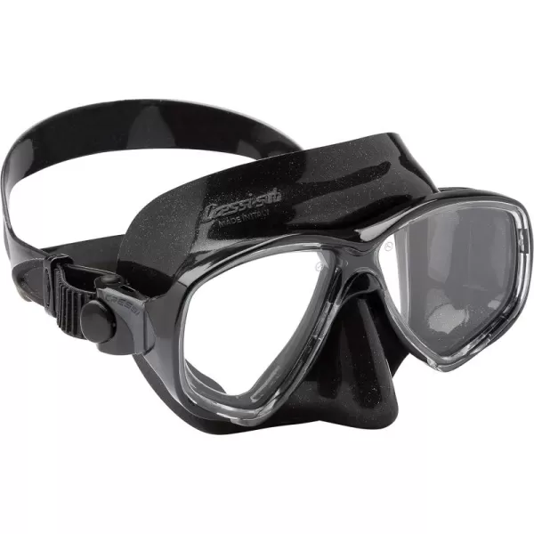 Adult Small Inner Volume Mask for Scuba, Snorkeling | Marea Made in Italy by Cressi: Quality Since 1946