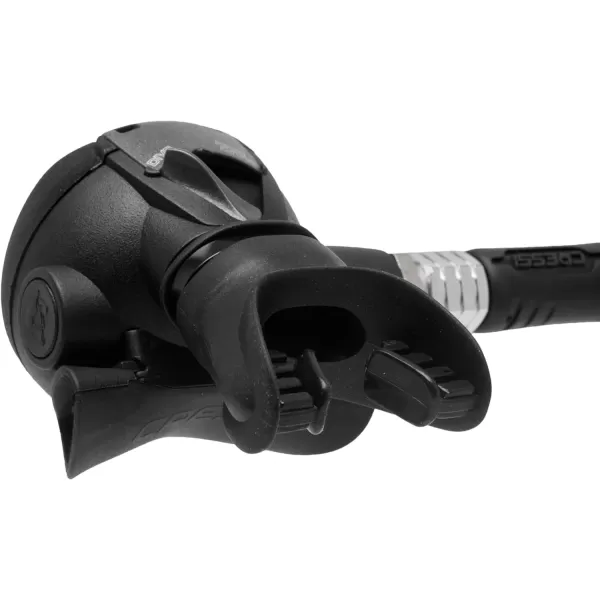 Cressi Ideal Scuba Diving Regulator for Beginners and Travelers - Hyperbalanced Diaphram 1st Stage, Compact 2nd Stage - MC9/Compact: Made in Italy