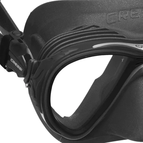Cressi Adult Dive Mask with Advanced Fog System and Improved Downward Visibility - Quantum: Made in Italy