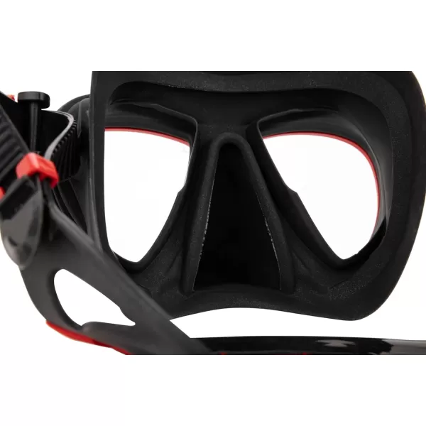 Cressi Adult Dive Mask with Advanced Fog System and Improved Downward Visibility - Quantum: Made in Italy