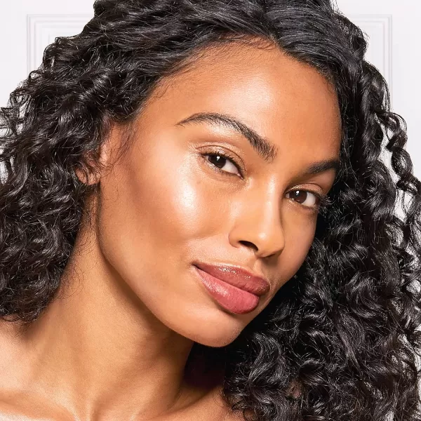 L'Oreal Paris Makeup True Match Lumi Glotion, Natural Glow Enhancer, Illuminator Highlighter Skin Tint, for an All Day Radiant Glow, Medium, 1.35 Ounces
